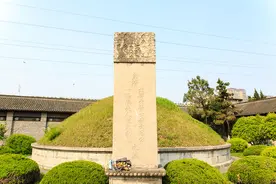 1958年，李鸿章尸骨被人挖出，挂在拖拉机后面拖行羞辱图片