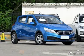 丢掉你的头盔雨衣，4万左右提车，带你看宝骏310图片