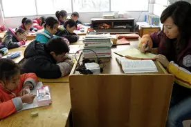 教师平均工资和公务员工资大对比图片