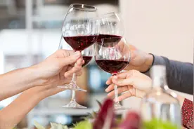 喝酒人的三种境界：酒瘾、酒鬼、酒仙图片