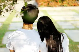 小伙儿长“白点儿”！这是什么疾病？图片