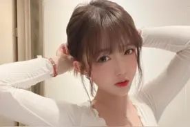 LPL“最美女友”出现，长相可爱身材爆表，Karsa太幸福了图片