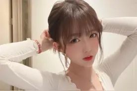 LPL“最美女友”出现，长相可爱身材爆表，Karsa太幸福了图片