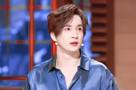 薛之谦刚成名时，因模仿大咖搞抗议被编导怒骂，红不红差别很大图片