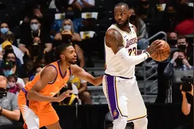 大爆冷！保罗3巨头49+27+14暴击湖人，詹姆斯25+12+6，浓眉又受伤图片