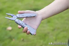 一把多功能钳，隔壁老奶奶见了直呼专业图片