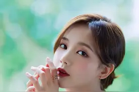 李一桐，甜美可爱又不乏性感的山东妹子，这样的颜值能否打动你？图片