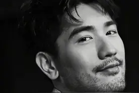 高以翔 你让我知道 我依然能热泪盈眶图片