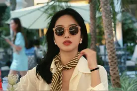 妈妈辈同款丝巾get起来，多种搭配不重样，玩转新鲜时尚图片