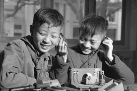 五六十年代不需要电的收音机图片