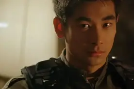 被封禁21年的港版“战狼”，赵文卓没有吴京好运，被埋没的好片图片