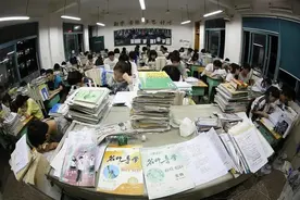 高考决定命运？神童14岁上清华，学渣复读4次图片