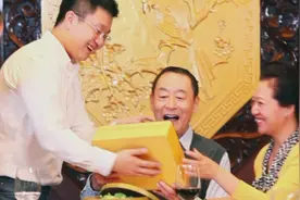 中秋阖家团圆日，带上父母双亲吃上一顿茶油美食餐图片