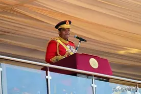 非洲国王骄奢淫逸，人民却在吃土，这次他可能要完蛋了图片