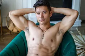 《璀璨帝国》猛男模特原来都在装穷！真实身份是身价破亿CEO图片