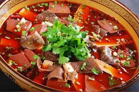 你以为吃的是毛血旺，其实是一嘴“狗粮”图片