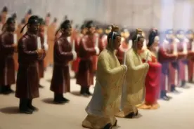 中国几千年，帽子比脑袋重要得多图片