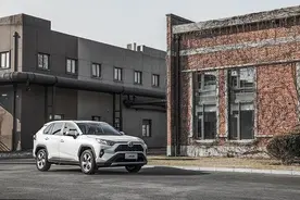 「一周接触」以偏不能概全｜2020款一汽丰田 RAV4荣放图片