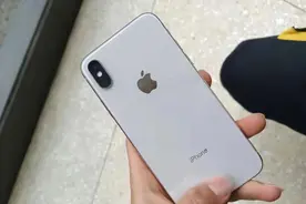 4年前的苹果手机还能用吗？网友：过气旗舰不如“狗”图片