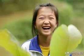 《变形记》最幸运的乡里丫头，认明星当哥，成“名媛”却被骂忘本图片