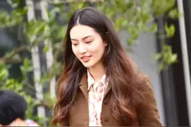 从超模到导演 陈碧舸不仅有魔鬼身材清秀脸蛋 复古搭配也很美图片