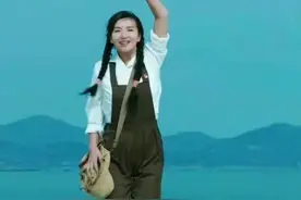 42岁陈好复出排面大！扎双马尾演少女太惊艳，不愧是中戏最美教师图片