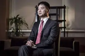 “淡出”的刘强东留下一座丰碑：时代已用4000亿嘉奖白手起家的他图片