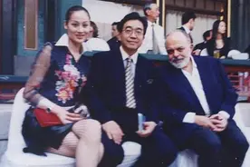 他是闻名世界的画家，54岁身家过亿，娶嫩模娇妻，终为艺术献身图片