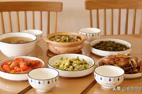小叔子住家里，婆婆亲自下厨，一顿饭下来老公吃醋：太偏心图片