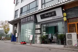 武陵源素颜美人皮肤管理老板娘莫巧的美人绝招图片