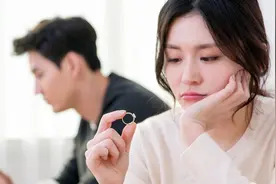 前妻：“我们复婚吧”，我：你已经脏了，我们再也回不到过去了图片