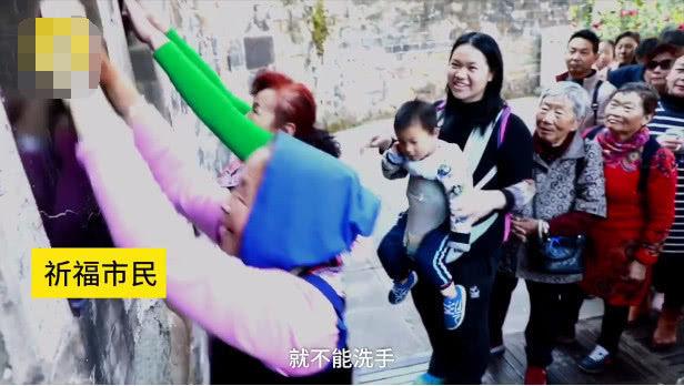 我想问问猪年摸猪头后面一句是什么（猪年摸猪头万事不用愁）