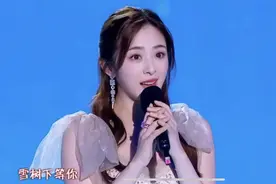 张含韵…《一百万个可能+异乡人》图片