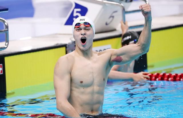 �˶������ǣ�����������һ���ֱ��϶��ʺ�����