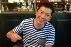 50岁戴军：李静的好闺蜜，靠一首歌红，两性情感专家，现仍一个人图片