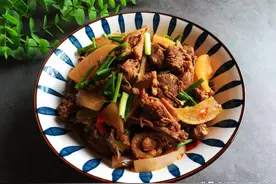 鸭肉和它是天生一对，简单一烧，不腥不油腻，好吃不长肉，别错过图片