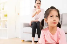 孩子总爱说狠话，这是进入了“诅咒敏感期”，忍和打都不是好办法图片