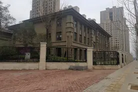 为上普惠性幼儿园，郑州百名家长被骗400多万，“普惠”为啥恁神秘？图片
