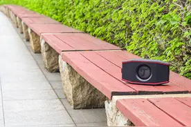 在水里一样唱，被动振膜防水，开着音乐丢水里它还能把水喷起来图片