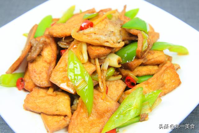 豆腐炒肉怎么做好吃简单（厨师长这样把豆腐跟肉一块炒）