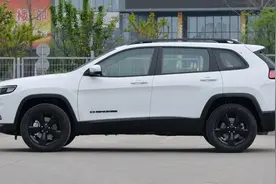 Jeep自由光值得买吗？动力一般/月养车一千八图片