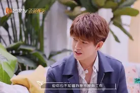 张大大约任嘉伦做节目，实诚任嘉伦把档期全告诉张大大去选图片