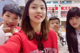 愈战愈勇！女篮小花张茹征战奥运会 清新活力溢出屏幕图片