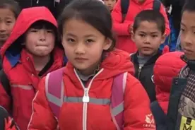 宁夏“微笑女孩”，凭借高颜值走红，果然长得好看都叫“嘉欣”图片