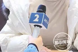 南昌一女子花6.5万隆胸，不料假体竟破裂，一软一硬图片