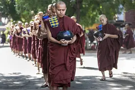 缅甸，一个“长”在拖鞋上的国家图片