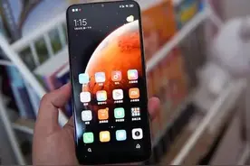 为什么小米和红米明明是“一家人”，却要被分割成“两个品牌”？图片
