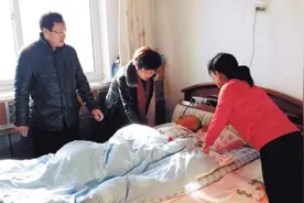 脸上布满皱纹，福州一男童患早老症，外表像个小老头图片