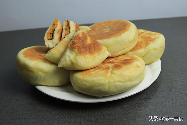 番薯饼的家常做法（红薯别再蒸着吃了）
