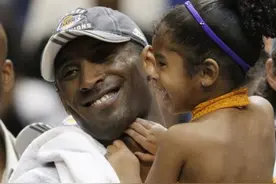 传奇球星科比突然离世震惊NBA和世界各地球迷，人们沉痛悼念图片